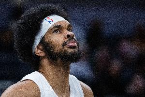 沒頂?。≠Z勒特-阿倫出場(chǎng)16分鐘6中6拿到13分7板 正負(fù)值-18