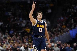 夏聯(lián)投籃命中率65.5%！Shams：灰熊與前鋒PJ-霍爾簽下雙向合同