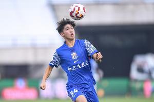 記者：大可不必對劉誠宇如此苛求，他也必須要不斷努力提升自己