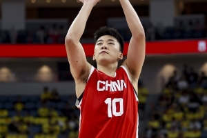 滬媒：王俊杰能突能投能搶 這種全能鋒線在中國男籃已多年未見