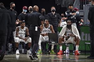 歐文：不會(huì)因生意影響和杜登的兄弟感情 我們一起見(jiàn)證NBA市值騰飛