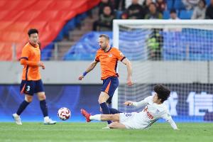 李霄鵬：足協(xié)杯受傷的薩里奇、孫正傲分別休養(yǎng)四周和兩周