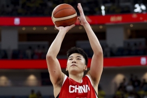 高詩巖徐杰在中國男籃的位置并不穩(wěn)定 王俊杰是熱身賽最大的發(fā)現(xiàn)