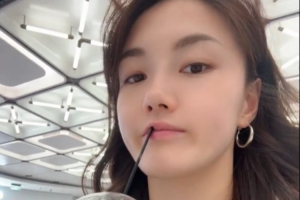 張曼曼社媒曬近照：人就應該循環(huán)在自己的喜歡里??