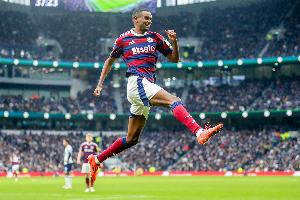 埃迪-豪談伊薩克：我們拒絕了利物浦的報價，仍然會全力支持他