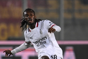 慢鏡頭：邦多希望留在米蘭爭取位置，想說服阿萊格里