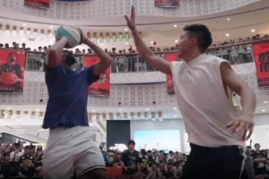 熟悉的丁威迪！打卡廈門&泉州&貴陽 還空降直播吧！ 期待武漢見面