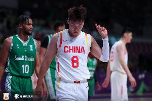 隊(duì)長(zhǎng)擔(dān)當(dāng)！趙睿15中8&三分6中3砍19分4板6助 多次挺身而出穩(wěn)局面