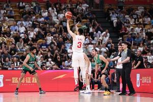 媒體人：胡明軒給內(nèi)線吊球潤物細(xì)無聲 但本場他個(gè)人進(jìn)攻毫無感覺