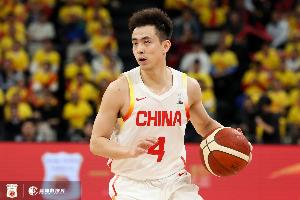 趙繼偉：國家隊(duì)出去聚餐一般都是隊(duì)長買單 必然有一個(gè)沒教練的群