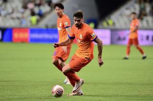 本賽季貢獻(xiàn)10球！記者：澤卡之前訓(xùn)練中受傷，泰山陣容基本穩(wěn)定