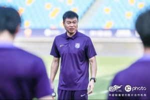 于根偉：我們一直在和傷病做斗爭(zhēng)，希望00后的小將能慢慢成長(zhǎng)起來(lái)