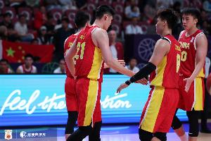 徐杰：開局我們打得非常好但不見得是好事 下半場可以先多往里攻