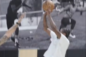 苦練持球進攻??杰倫-格林轉發(fā)個人近期訓練集錦??