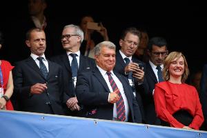 時(shí)間緊迫！馬卡：西甲開賽在即巴薩7人未注冊&諾坎普工程未完成