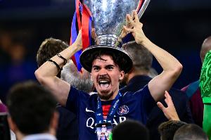 維蒂尼亞：被金球獎提名感覺很好，其實應該有更多巴黎球員入圍