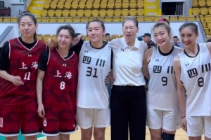 回憶泛起！八一女籃前隊友展淑萍、李夢、王雪朦、賈賽琪迎重聚