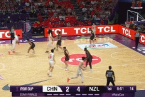 中國隊(duì)長！趙睿突破造犯規(guī)兩罰全中后再中三分 個(gè)人開場連得5分