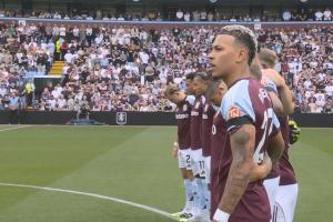 維拉vs紐卡賽前，雙方球員為若塔兄弟默哀一分鐘