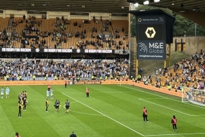 狼隊球迷賽后歌唱若塔名字，B席、魯本-迪亞斯向球迷致以掌聲