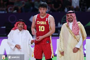 媒體人：后仰金雞獨(dú)立成王俊杰招牌動(dòng)作 亞洲杯對(duì)他自信提升巨大