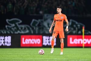 玉昆落后且少一人作戰(zhàn)！記者：全隊(duì)對判罰很不滿意，動(dòng)作也失控