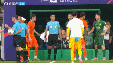 替補(bǔ)登場戰(zhàn)舊主！侯永永替補(bǔ)上場，國安玉昆半場各換2人