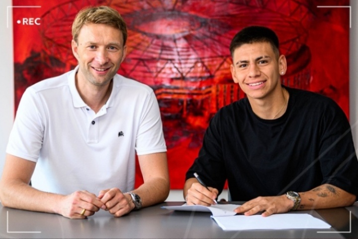 截胡多特！官方：曼城小將埃切維里租借加盟勒沃庫森，無買斷條款