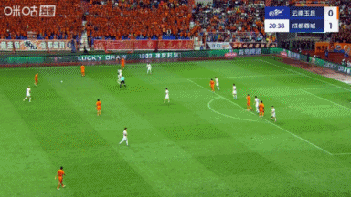 錯(cuò)失良機(jī)！玉昆左路傳中機(jī)會(huì)，奧斯卡小禁區(qū)線上頭球頂偏