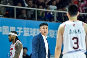 楊毅：胡明軒一球不進時郭士強堅持用他 換成杜鋒早被罵親兒子了