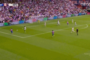 比賽第37分鐘，薩爾破門，水晶宮1-0領(lǐng)先諾丁漢森林