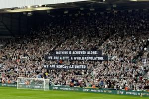 紐卡球迷橫幅：偉業(yè)非一人可成，我們是一座城，我們是紐卡斯爾聯(lián)