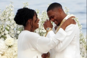 結(jié)婚十周年！威少夫婦在意大利重申誓言 威少流下幸福的淚水