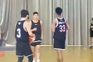 探長：彰華非現(xiàn)身廣州龍獅俱樂部基地 身穿隊服參與訓(xùn)練