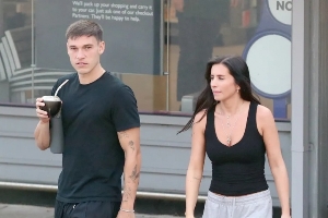 女方是姆巴佩前任??太陽報(bào)：烏加特與新女友購物&首度公開露面