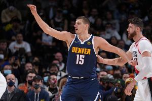 先知！蒂格：阿特金森曾說打替補的約基奇比努爾基奇強10倍