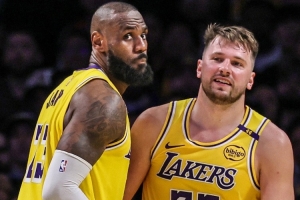 霍里：東契奇因防守短板難成頂級(jí)球員 科比&老詹&喬丹都攻守兼?zhèn)? >
                                        </div>
                                    </div>
                                    <div   id=