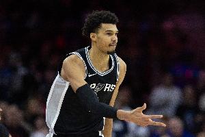 名記：文班最近在一所大學進行了一些全場對抗賽 據(jù)說狀態(tài)非常好