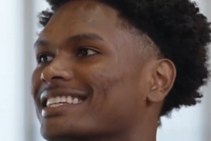 湯普森兄弟：小時(shí)候在床上寫滿了69 因?yàn)橄胂窭詹祭室粯娱L(zhǎng)到6尺9