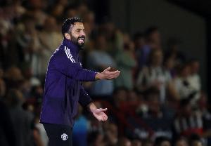 英媒：曼聯(lián)未能將梅努外租并引進(jìn)加拉格爾，阿莫林感到非常不滿