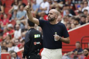 塞爾塔主帥回應(yīng)勒沃庫森傳聞：我在自己想在的地方，球迷們放心