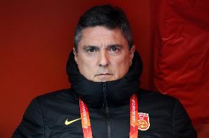 媒體人:東亞杯讓久爾杰維奇轉(zhuǎn)正討論終止，這次U23讓安東尼奧現(xiàn)形