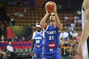 手涼！里薩謝8投僅2中拿到7分6板 三分6中1