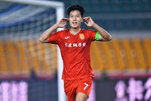 21歲向余望需盡快在更高級別聯(lián)賽中積累經(jīng)驗，檢驗和保持進球效率