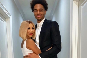 華盛頓前妻：運(yùn)動(dòng)員像被寵壞的孩子 上學(xué)時(shí)邊做作業(yè)邊被吃??吧