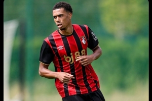 官方：伯恩茅斯20歲邊鋒杜伯里永久轉(zhuǎn)會至奧林匹亞科斯