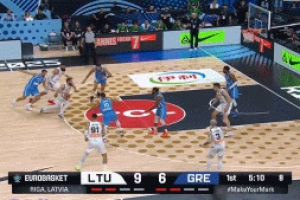 勢(shì)如破竹！字母哥反擊一條龍暴扣 個(gè)人獨(dú)得6分打停立陶宛