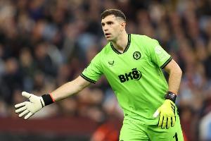 TA：馬丁內(nèi)斯需表現(xiàn)出悔意才能重新被維拉接納，被球迷原諒很難