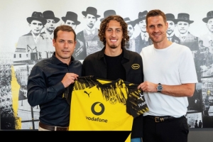 體圖：經(jīng)紀(jì)人隱瞞法比奧-席爾瓦今夏動(dòng)過手術(shù)，多特體檢時(shí)才發(fā)現(xiàn)