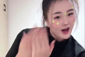 有趣的靈魂！劉禹彤曬搞怪視頻 此前報道加盟上海女籃